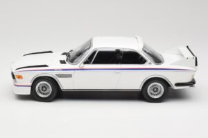 BMW 3.0 CSL E9 Fehér Minichamps 1:18 155028136 Fém – 3. kép a 6-ből