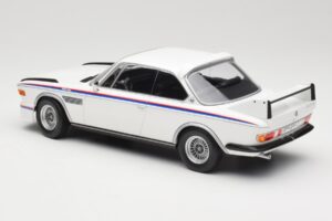 BMW 3.0 CSL E9 Fehér Minichamps 1:18 155028136 Fém – 5. kép a 6-ből