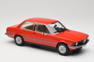 BMW 316 E21 Piros Minichamps 1:18 107024100 Gyanta – 4. kép a 6-ből