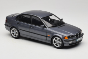 BMW 318i E46 Grey Metallic Márkakereskedői Kiadás UT Models 1:18 80430028459 Fém – 6. kép a 8-ből
