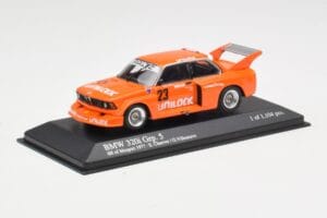 BMW 320i Group 5 #23 E. Cheever / G. Villeneuve 6 Hours of Mosport Class Winners 1977 Damaged Spoiler Minichamps 1:43 4007723 – 2. kép a 5-ből