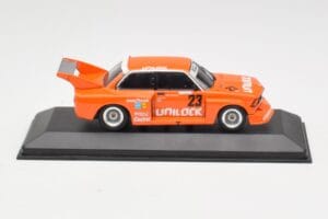 BMW 320i Group 5 #23 E. Cheever / G. Villeneuve 6 Hours of Mosport Class Winners 1977 Damaged Spoiler Minichamps 1:43 4007723 – 3. kép a 5-ből