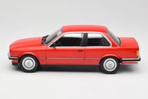 BMW 323i E21 Piros Minichamps 1:18 155026000 Fém – 3. kép a 6-ből