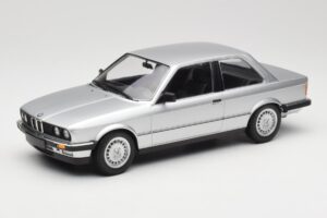 BMW 323i E21 Ezüst Minichamps 1:18 155026001 Fém