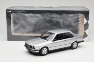 BMW 323i E21 Ezüst Minichamps 1:18 155026001 Fém – 6. kép a 6-ből