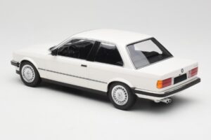 BMW 323i E21 Fehér Minichamps 1:18 155026005 Fém – 5. kép a 6-ből