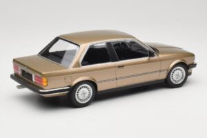 BMW 323i E30 Brown Metallic Minichamps 1:18 155026004 Fém – 2. kép a 6-ből