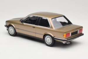 BMW 323i E30 Brown Metallic Minichamps 1:18 155026004 Fém – 5. kép a 6-ből