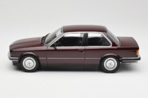 BMW 323i E30 Dark Red Metallic Minichamps 1:18 155026007 Fém – 3. kép a 6-ből