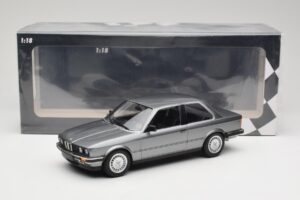 BMW 323i E30 Grey Metallic Minichamps 1:18 155026006 Fém – 6. kép a 6-ből