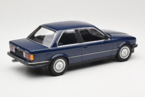 BMW 323i E30 Saturn Blue Minichamps 1:18 155026009 Fém – 2. kép a 6-ből