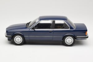 BMW 323i E30 Saturn Blue Minichamps 1:18 155026009 Fém – 3. kép a 6-ből