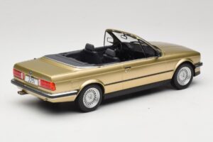 BMW 325i E30 Kabrió Bézs MCG 1:18 MCG18544 Fém – 2. kép a 6-ből