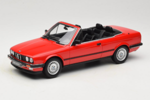 BMW 325i E30 Kabrió Élénkpiros Otto 1:18 OT1194 Gyanta