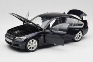 BMW 330i E46 Fekete Kyosho 1:18 08731RB Fém – 2. kép a 8-ből