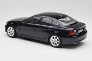 BMW 330i E46 Fekete Kyosho 1:18 08731RB Fém – 7. kép a 8-ből