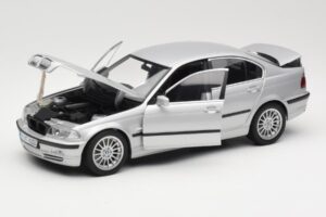 BMW 330i E46 Ezüst UT 1:18 80430302328 Fém – 2. kép a 8-ből