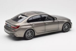 BMW 330i G20 Ezüst Norev 1:18 183275 Fém – 3. kép a 8-ből