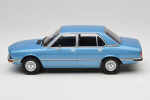 BMW 5 Series E12 Kék MCG 1:18 MCG18541 Fém – 3. kép a 6-ből