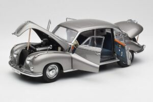 BMW 502 2.6 Luxus Silver Beige Metallic AUTOart 1:18 70591 Fém – 2. kép a 8-ből