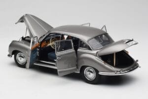BMW 502 2.6 Luxus Silver Beige Metallic AUTOart 1:18 70591 Fém – 5. kép a 8-ből