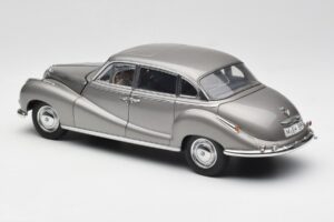 BMW 502 2.6 Luxus Silver Beige Metallic AUTOart 1:18 70591 Fém – 7. kép a 8-ből