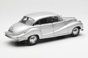 BMW 502 2.6 Luxus Super Ezüst AUTOart 1:18 70593 Fém – 3. kép a 8-ből
