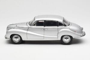 BMW 502 2.6 Luxus Super Ezüst AUTOart 1:18 70593 Fém – 4. kép a 8-ből