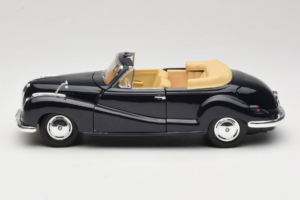 BMW 502 Kabrió Fekete Maisto 1:18 31817 Fém – 4. kép a 8-ből