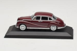 BMW 502 V8 Sötétpiros Minichamps 1:43 430022402 Fém