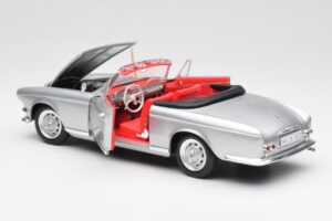 BMW 503 Ezüst Revell 1:18 18787 Fém – 5. kép a 8-ből