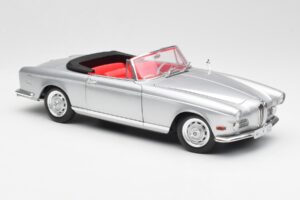 BMW 503 Ezüst Revell 1:18 18787 Fém – 6. kép a 8-ből