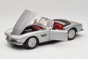 BMW 507 Kabrió Ezüst Revell 1:18 8829 Fém – 2. kép a 8-ből
