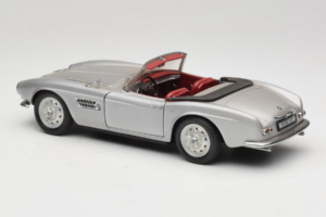 BMW 507 Kabrió Ezüst Revell 1:18 8829 Fém – 7. kép a 8-ből