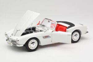 BMW 507 Touring Sport Feather White Revell 1:18 8810 Fém – 2. kép a 8-ből