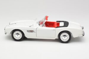 BMW 507 Touring Sport Feather White Revell 1:18 8810 Fém – 4. kép a 8-ből