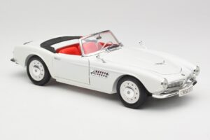 BMW 507 Touring Sport Feather White Revell 1:18 8810 Fém – 6. kép a 8-ből