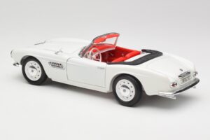 BMW 507 Touring Sport Feather White Revell 1:18 8810 Fém – 7. kép a 8-ből