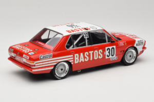 BMW 528i E28 #30 D. Quester / A. Hahne / E. Joosen 24 Hours of Spa Winner 1982 IXO 1:18 18RMC182A Fém – 2. kép a 6-ből