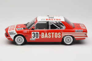 BMW 528i E28 #30 D. Quester / A. Hahne / E. Joosen 24 Hours of Spa Winner 1982 IXO 1:18 18RMC182A Fém – 3. kép a 6-ből
