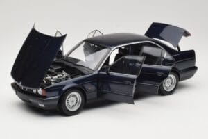 BMW 535i E34 Blue Metallic Minichamps 1:18 100024004 Fém – 2. kép a 8-ből