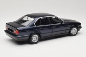BMW 535i E34 Blue Metallic Minichamps 1:18 100024004 Fém – 3. kép a 8-ből