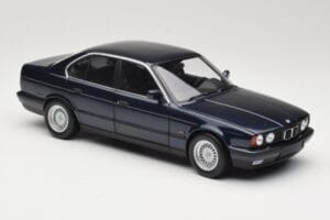 BMW 535i E34 Blue Metallic Minichamps 1:18 100024004 Fém – 6. kép a 8-ből