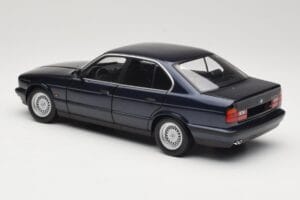 BMW 535i E34 Blue Metallic Minichamps 1:18 100024004 Fém – 7. kép a 8-ből