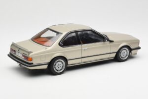 BMW 635 CSi E24 Bronzit Beige Metallic AUTOart 1:18 70523 Fém – 3. kép a 8-ből