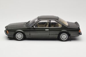BMW 635 CSi E24 Malachit Green Metallic AUTOart 1:18 70522 Fém – 4. kép a 8-ből