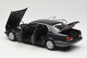 BMW 730i E32 Black Metallic Minichamps 1:18 100023002 Fém – 5. kép a 8-ből