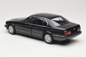 BMW 730i E32 Black Metallic Minichamps 1:18 100023002 Fém – 7. kép a 8-ből