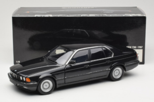 BMW 730i E32 Black Metallic Minichamps 1:18 100023002 Fém – 8. kép a 8-ből