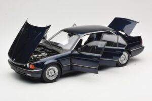 BMW 730i E32 Kék Metallic Minichamps 1:18 100023006 Fém – 2. kép a 8-ből